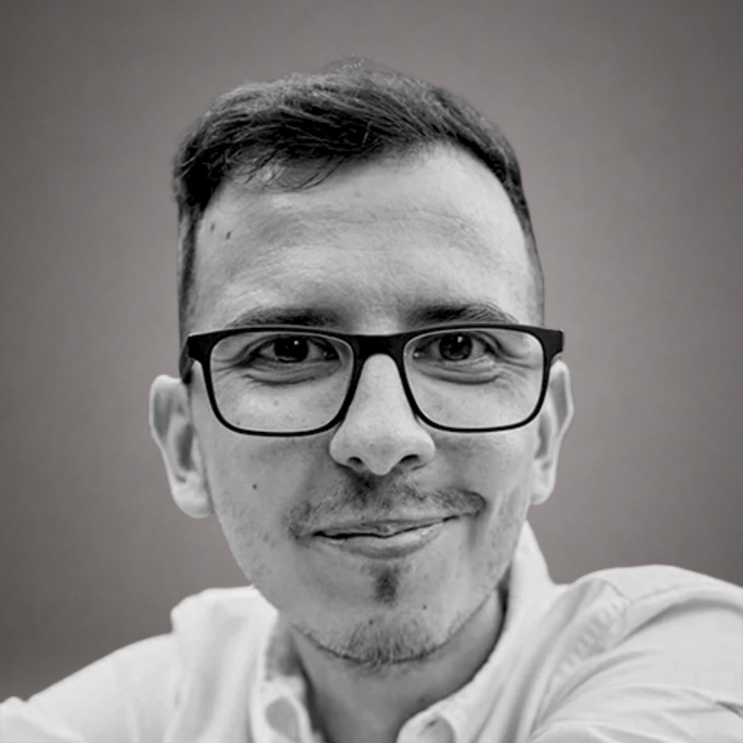 Daniel Szekely, Frontend