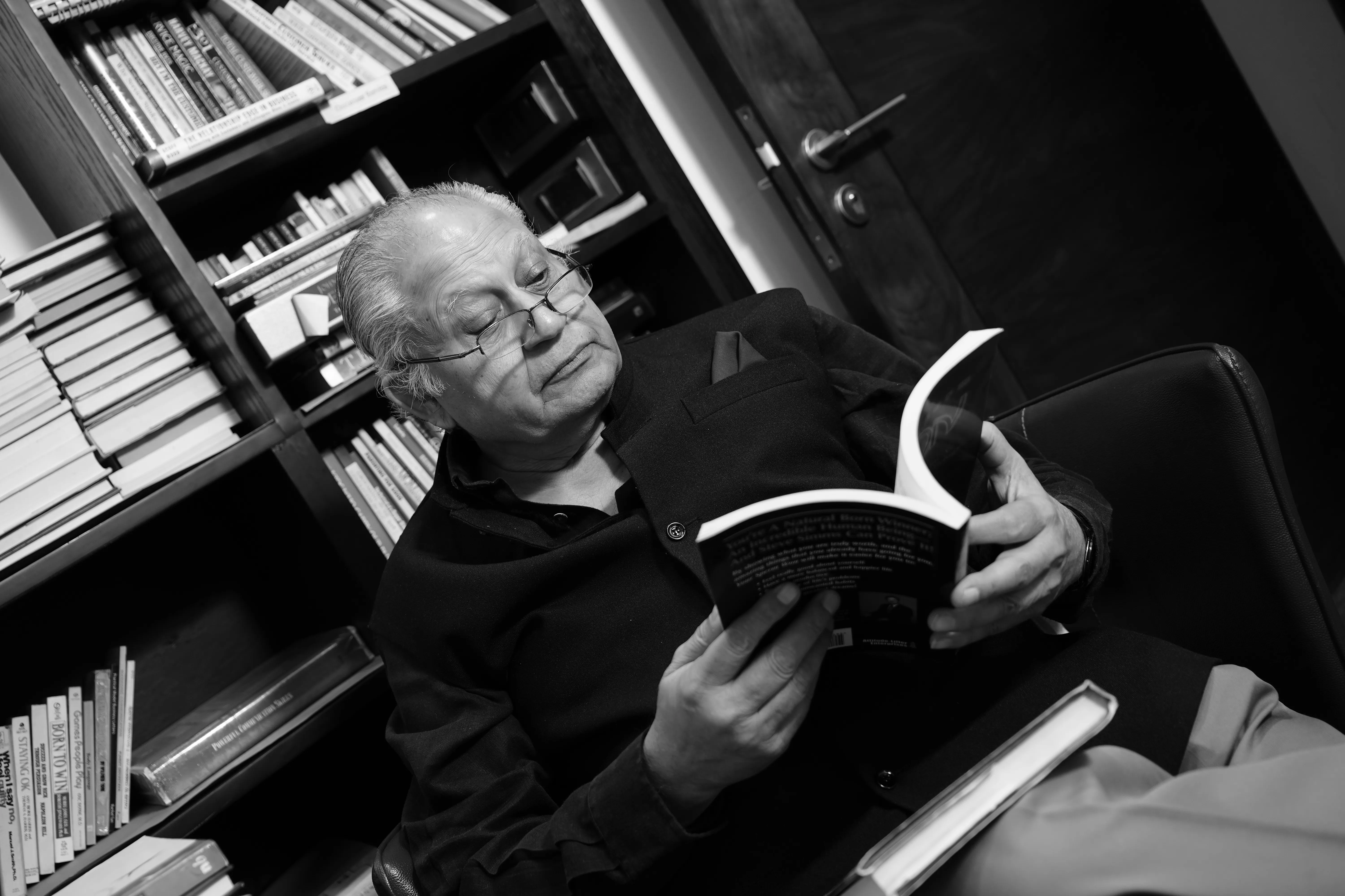 Shiv Khera reading