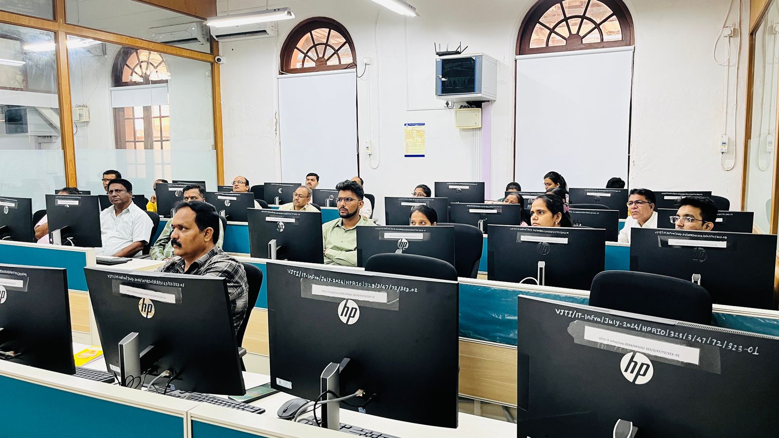 Previous workshop — participants during a session